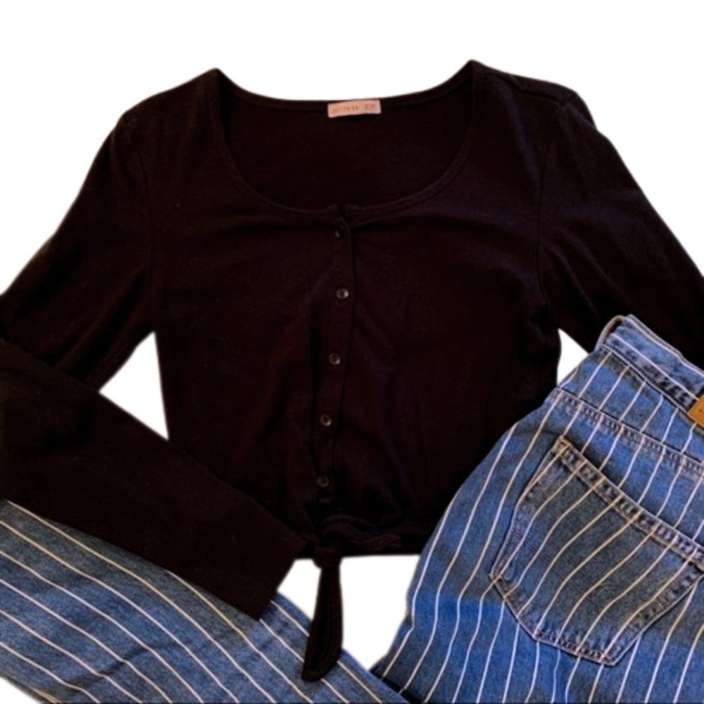 Tie-Front Long Sleeved Tee